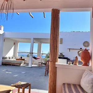 Sun & Sea Ocean Roof Lodge